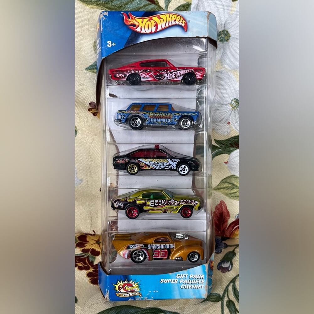 NIB! Hot Wheels 5 Car Metal Collection 2002 Gift Pack Smashville